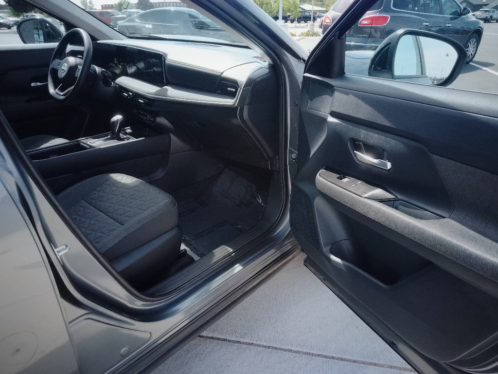 Used 2026 Nissan Kicks SV w/ Cold Weather Package AWD/4WD image 13
