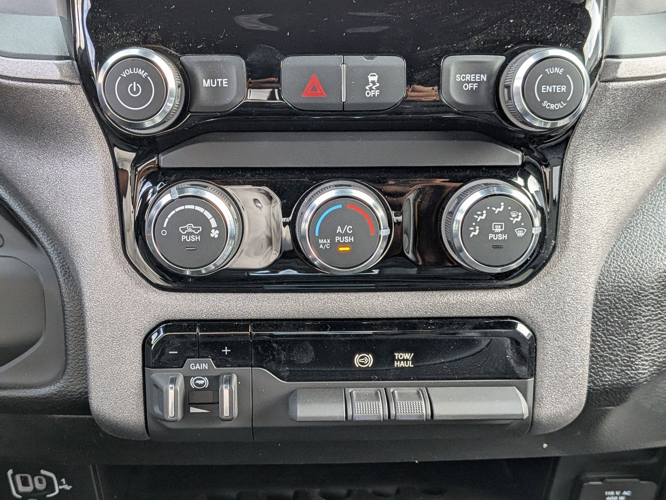 New 2026 RAM 3500 Tradesman w/ Chrome Appearance Group A AWD/4WD image 18