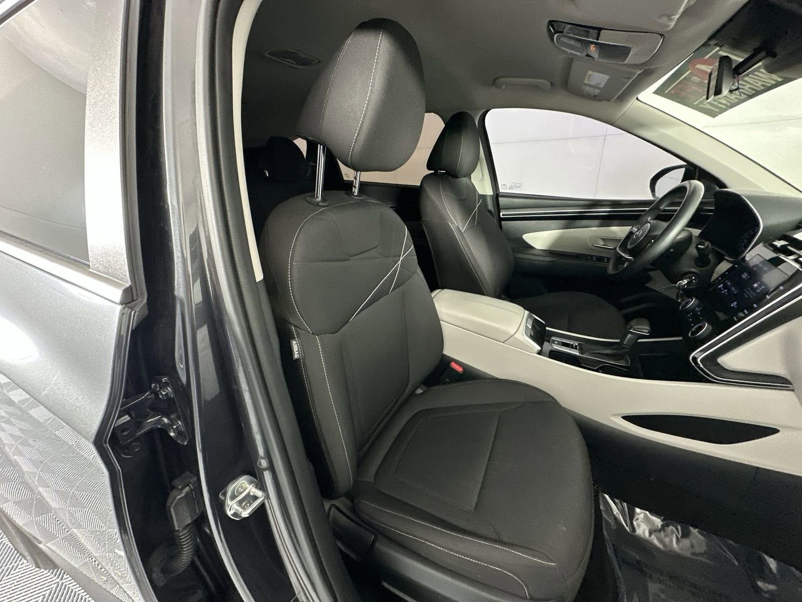 Used 2022 Hyundai Tucson SE image 27