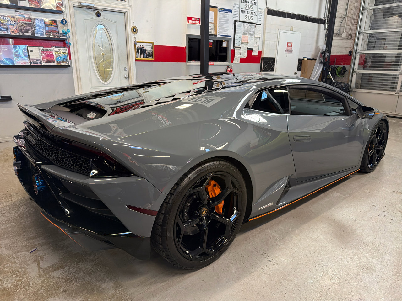 Used 2022 Lamborghini Huracan EVO image 5
