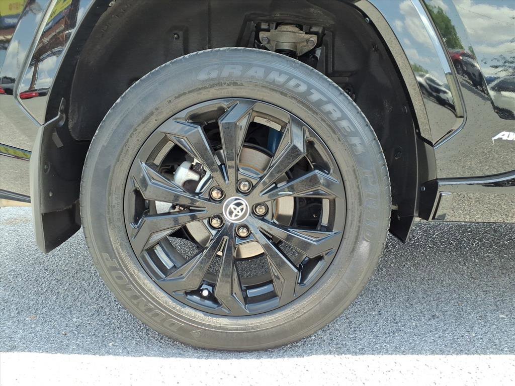 Used 2022 Toyota RAV4 SE image 25