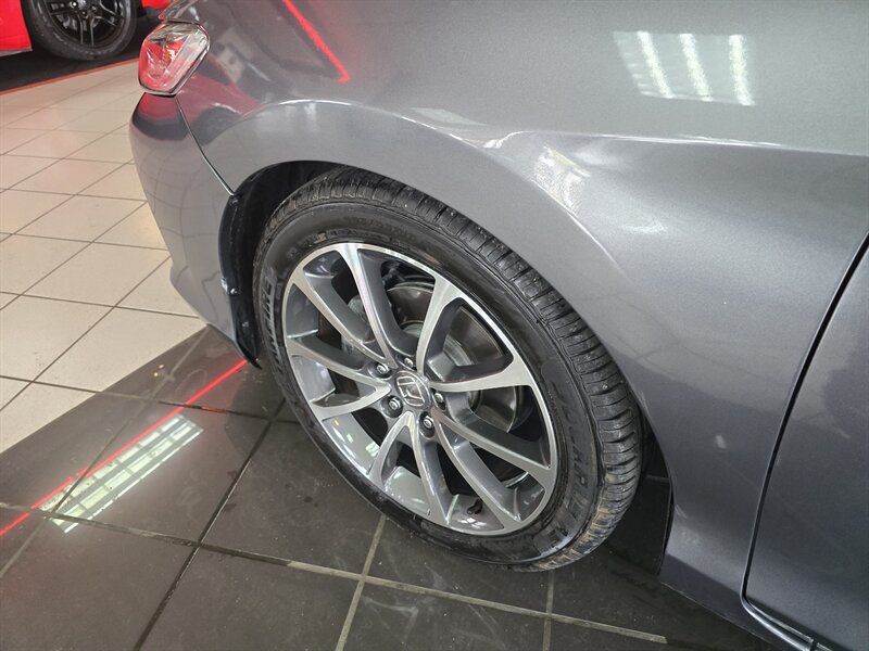 Used 2017 Honda Accord EX image 27