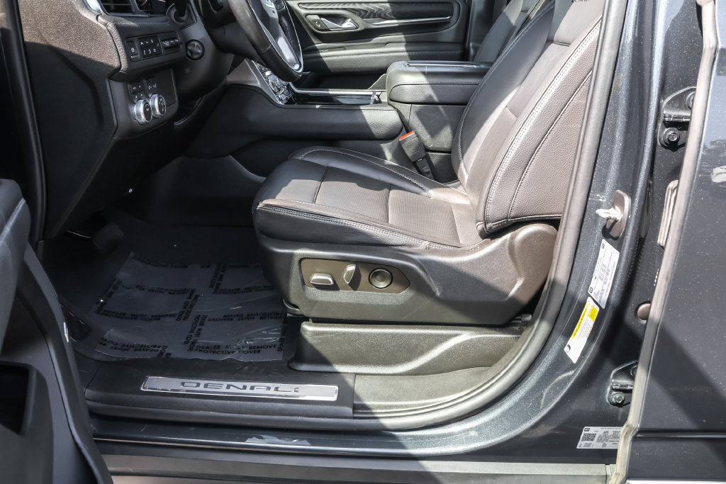 Used 2022 GMC Yukon XL Denali AWD/4WD image 18