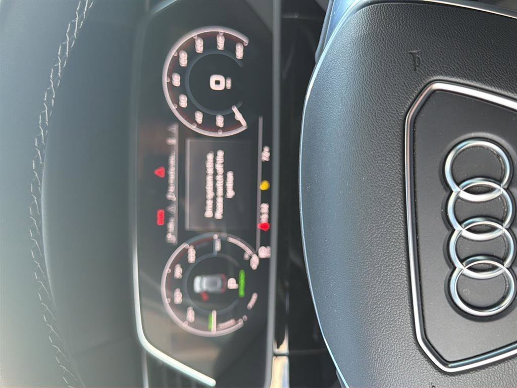Used 2022 Audi e-tron Chronos image 50