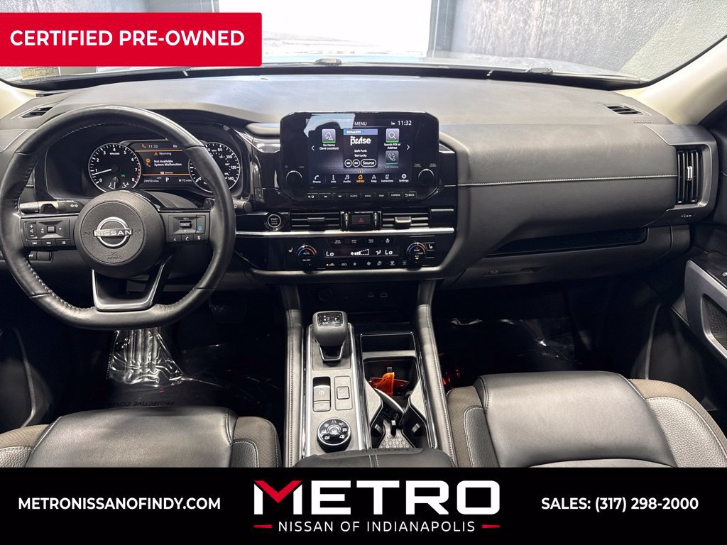 Used 2023 Nissan Pathfinder SL AWD/4WD image 32