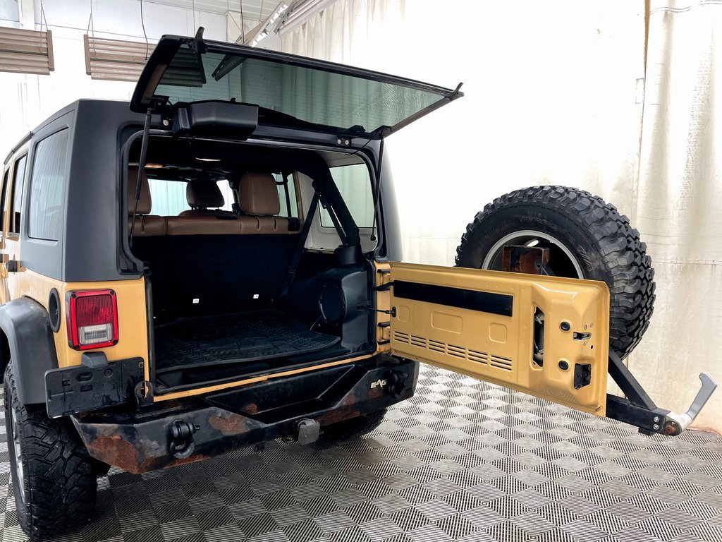 Used 2014 Jeep Wrangler Unlimited Rubicon image 40