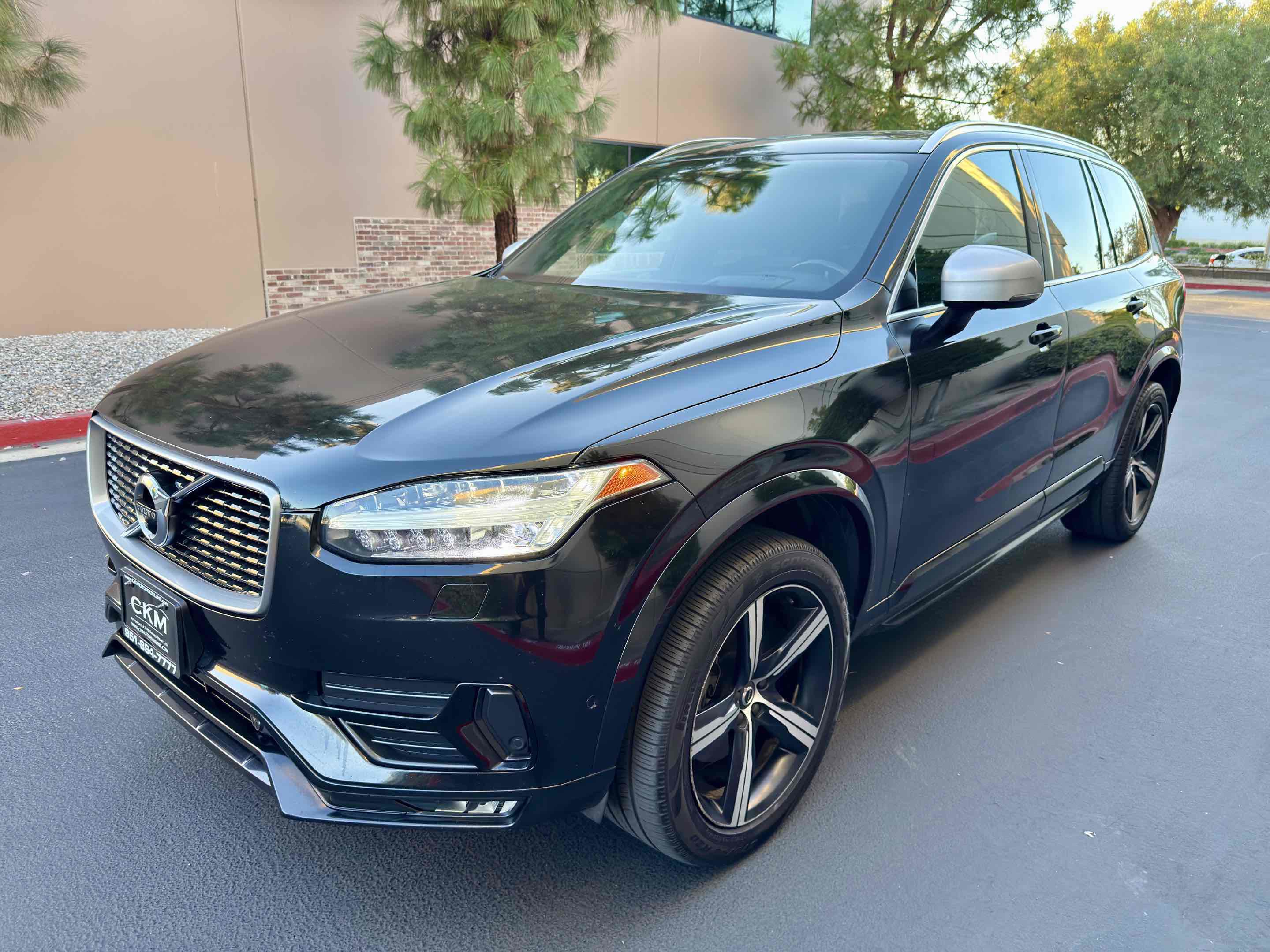 Used 2016 Volvo XC90 T6 R-Design w/ Vision Package image 3