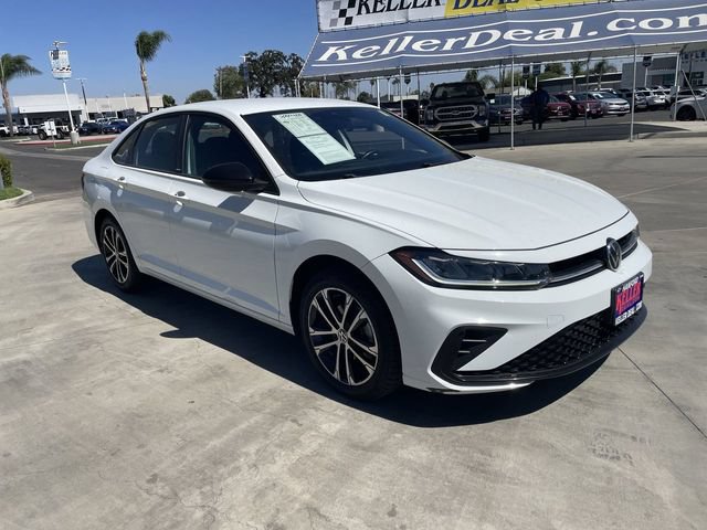 Used 2025 Volkswagen Jetta Sport FWD image 2