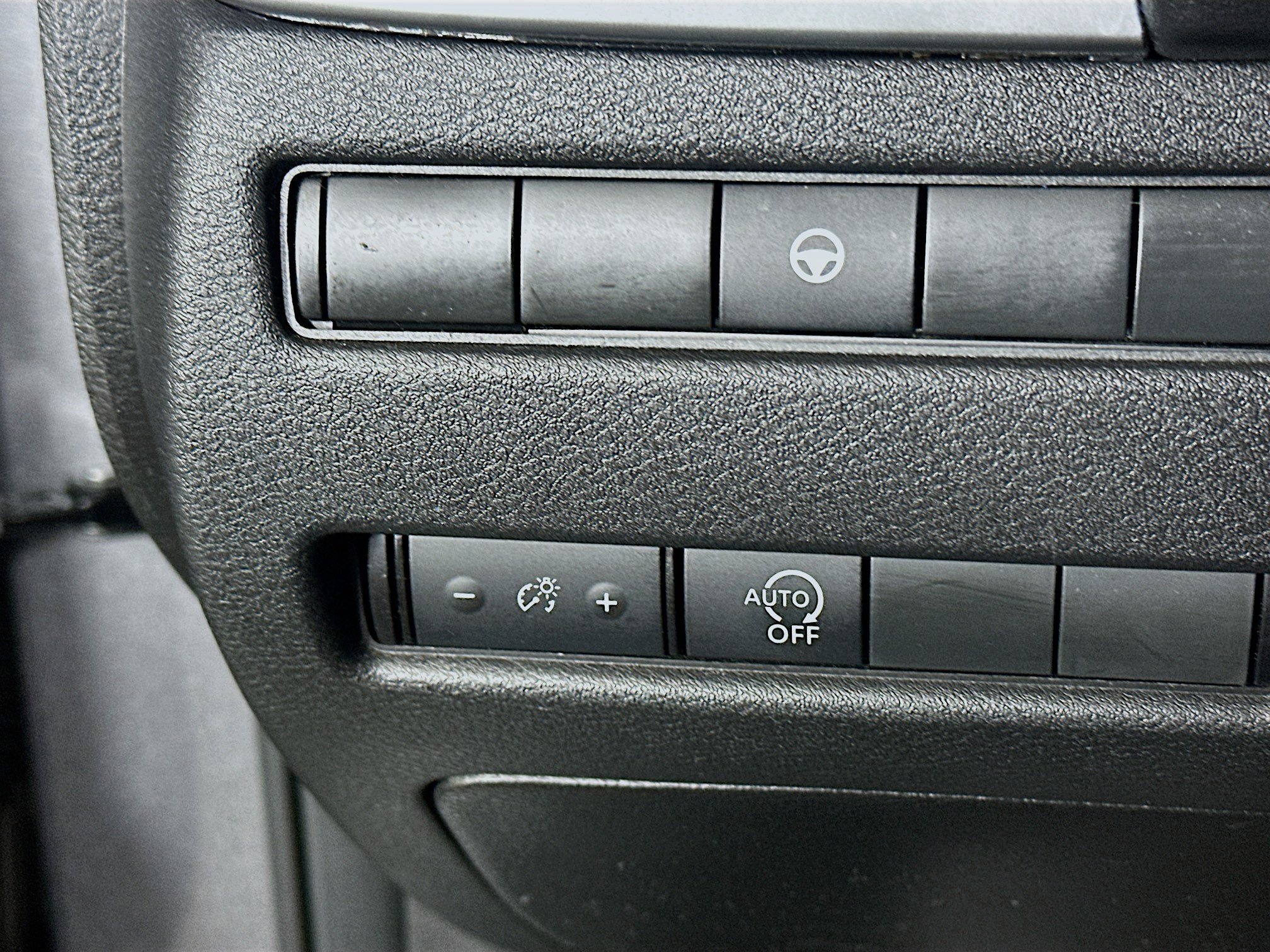 Used 2023 Nissan Rogue SV image 17