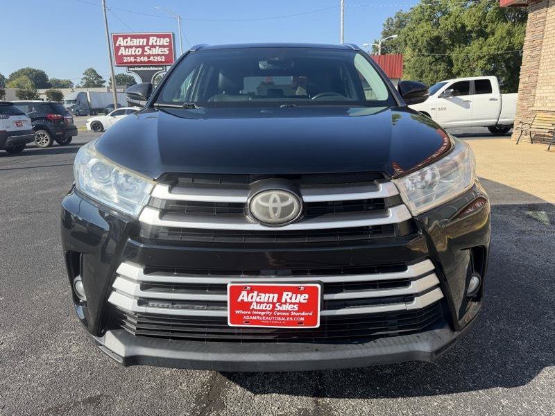 Used 2019 Toyota Highlander XLE FWD image 3
