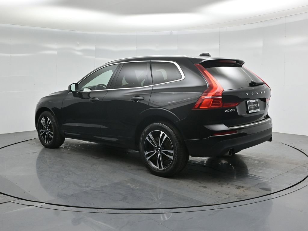 Used 2021 Volvo XC60 T5 Momentum w/ Premium Package image 6