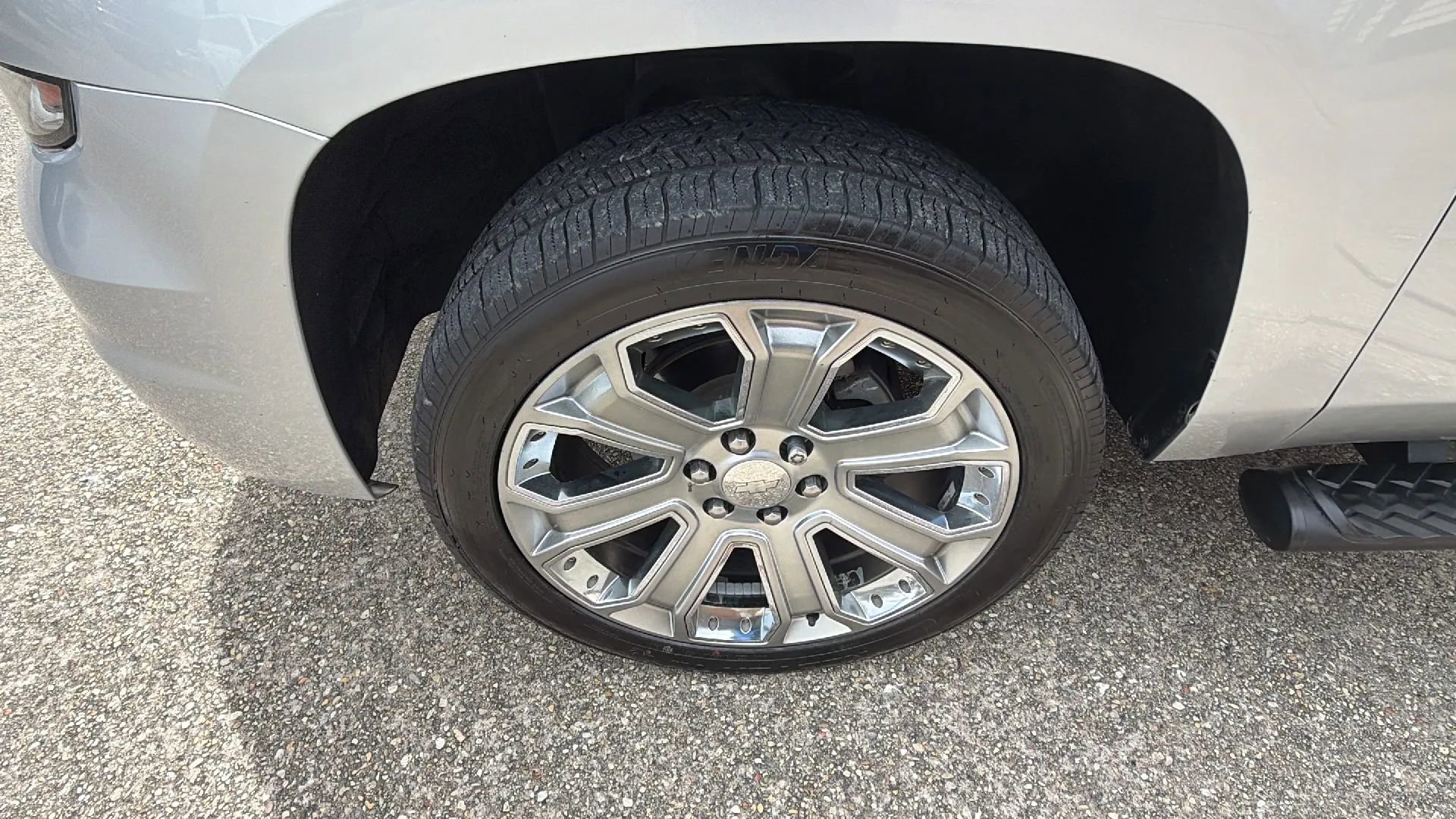 Used 2018 Chevrolet Tahoe LT AWD/4WD image 12