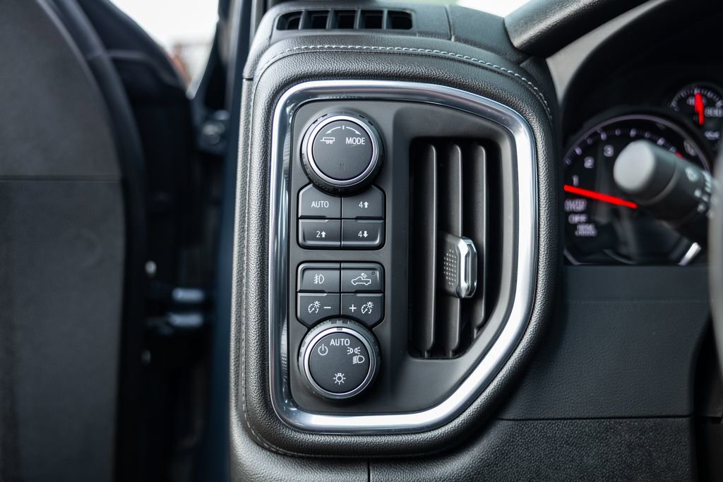 Used 2021 Chevrolet Silverado 1500 LT Trail Boss w/ Bed Protection Package AWD/4WD image 19