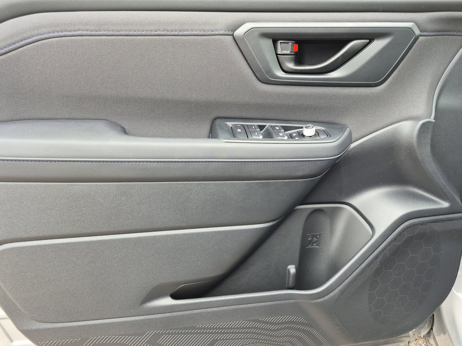 Used 2025 Subaru Forester Premium image 14
