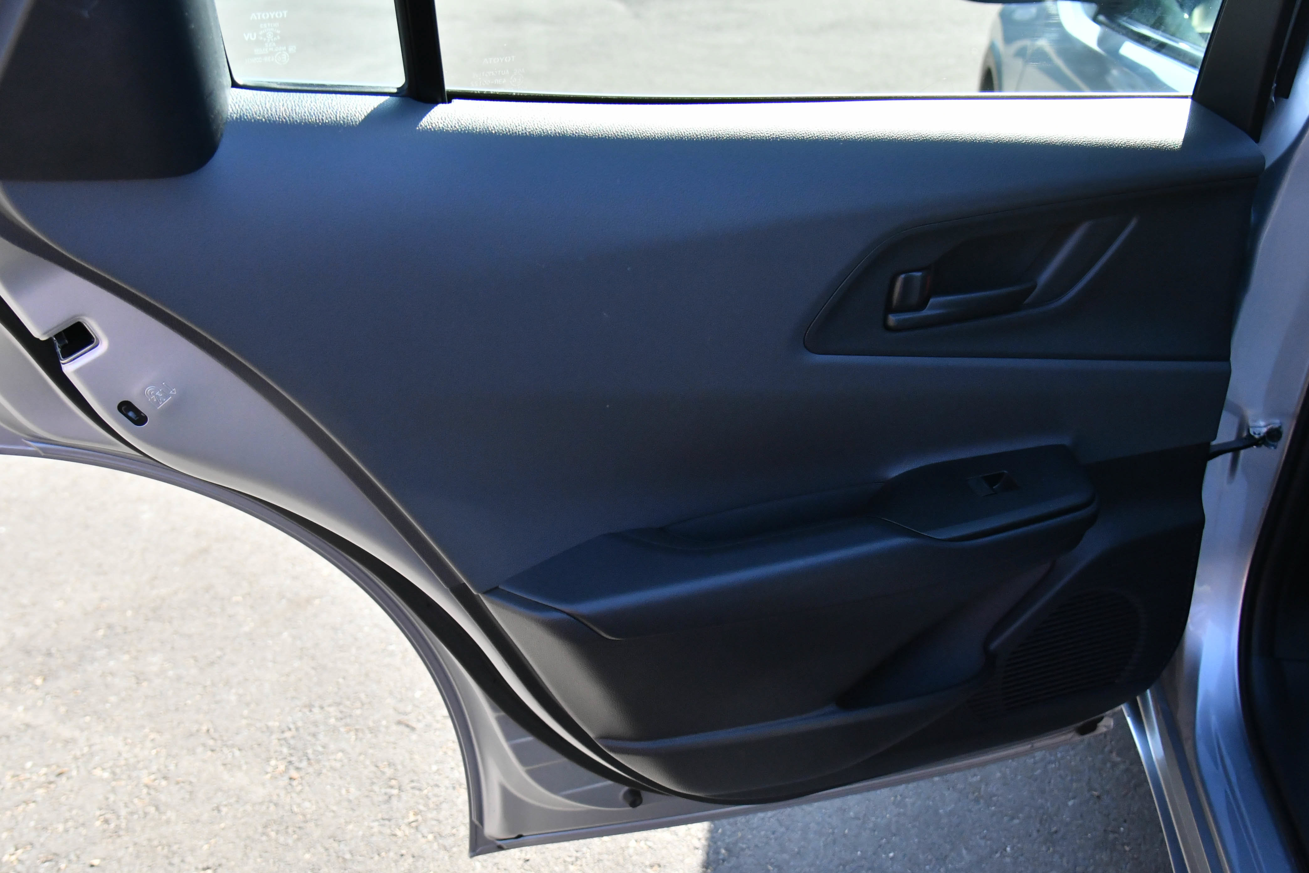 Used 2024 Toyota Prius LE FWD image 33