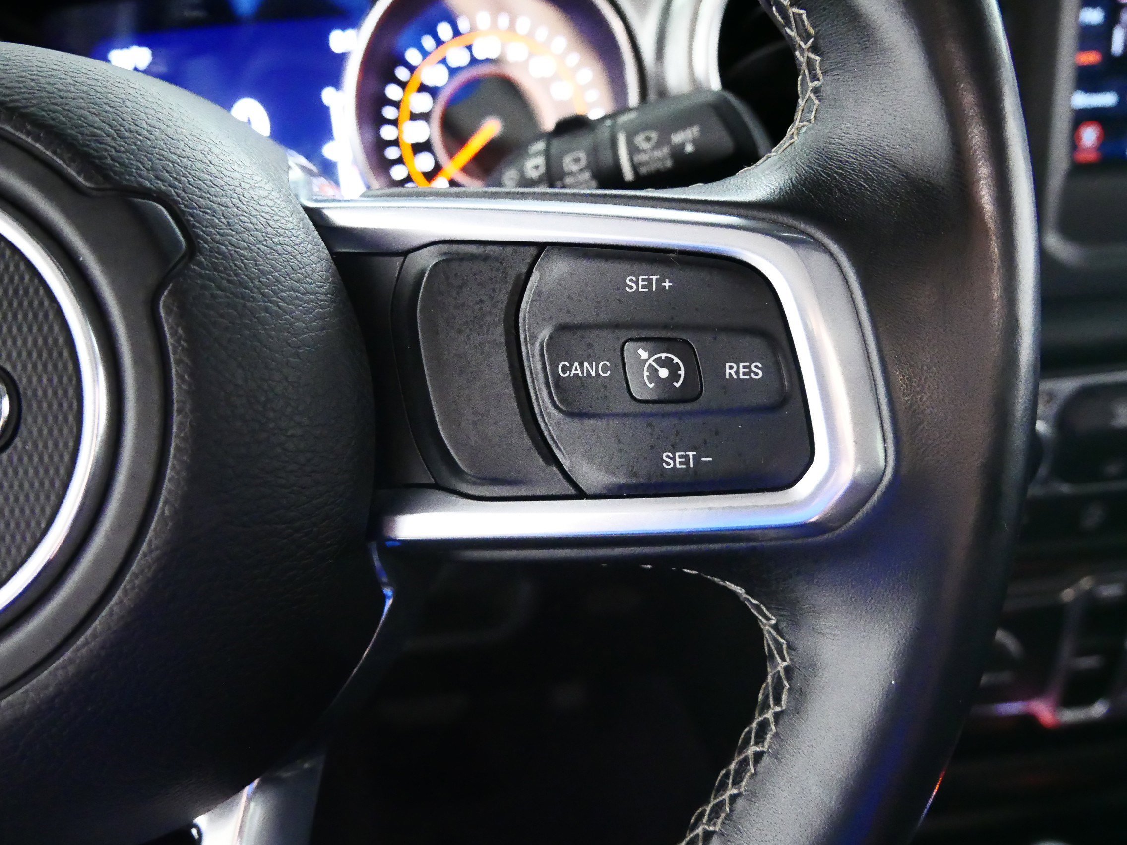 Used 2019 Jeep Wrangler Unlimited Sahara w/ Safety Group AWD/4WD image 28