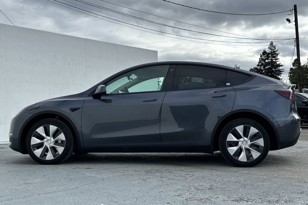 Used 2023 Tesla Model Y Long Range image 6
