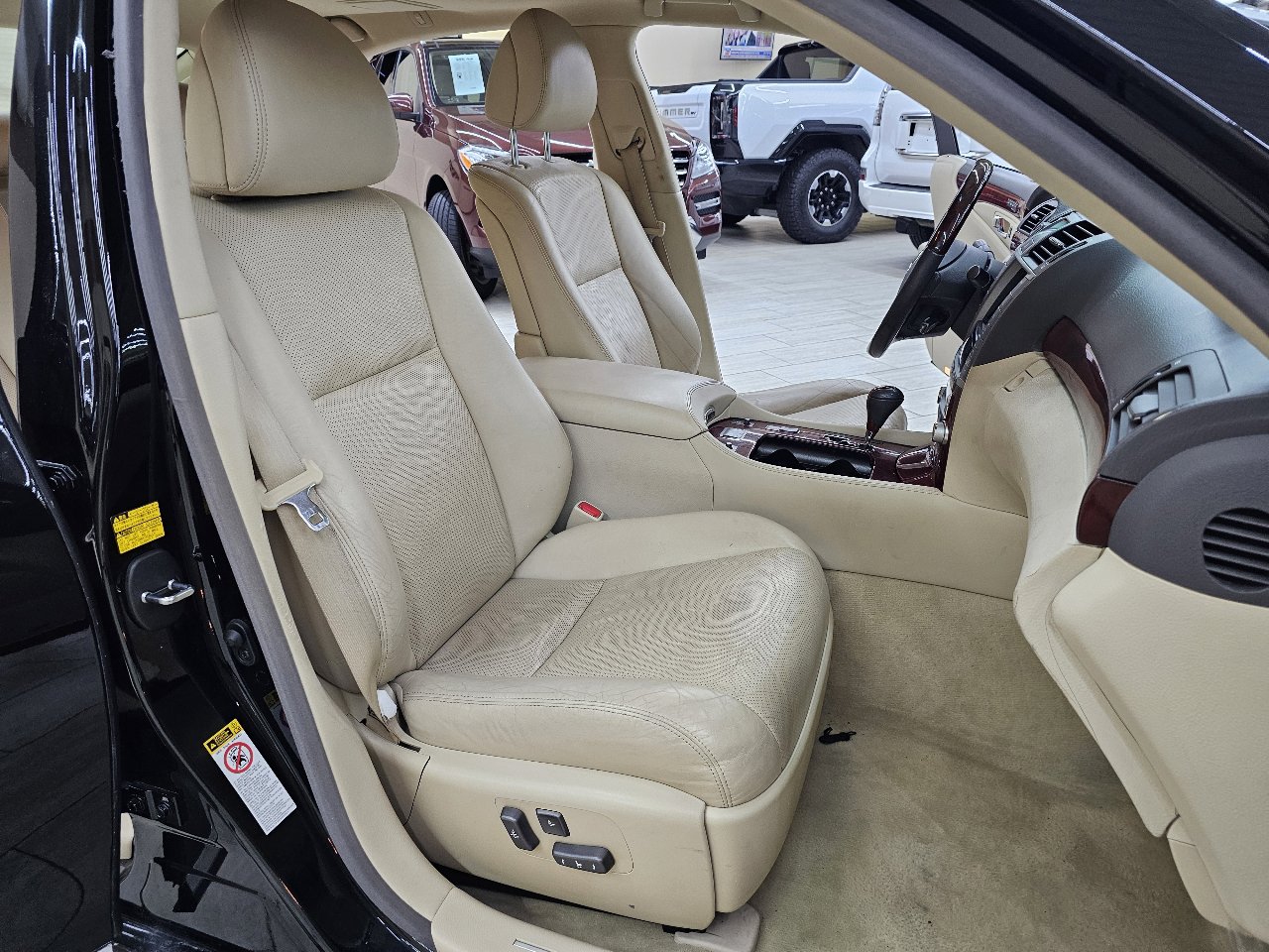 Used 2012 Lexus LS 460 Luxury image 20