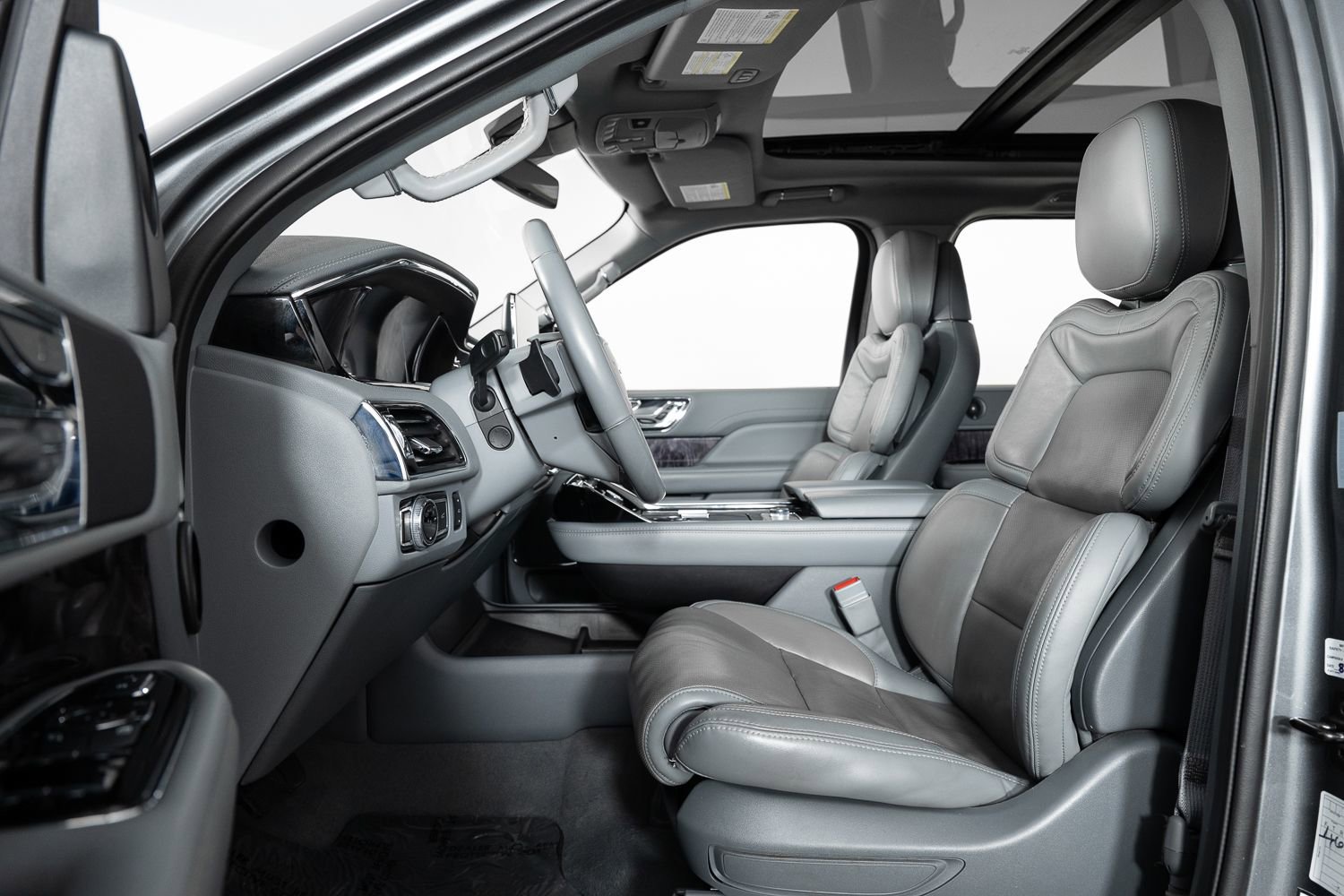 Used 2021 Lincoln Navigator L Reserve image 13