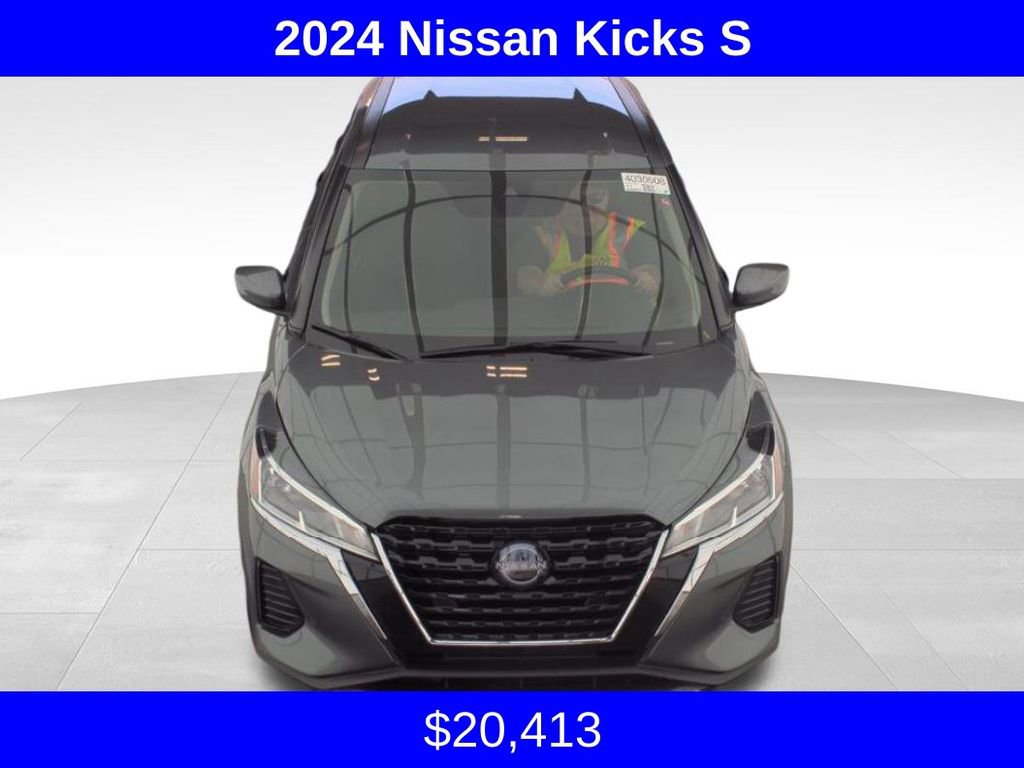 Used 2024 Nissan Kicks S image 2