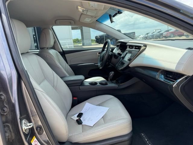 Used 2016 Toyota Avalon XLE FWD image 10