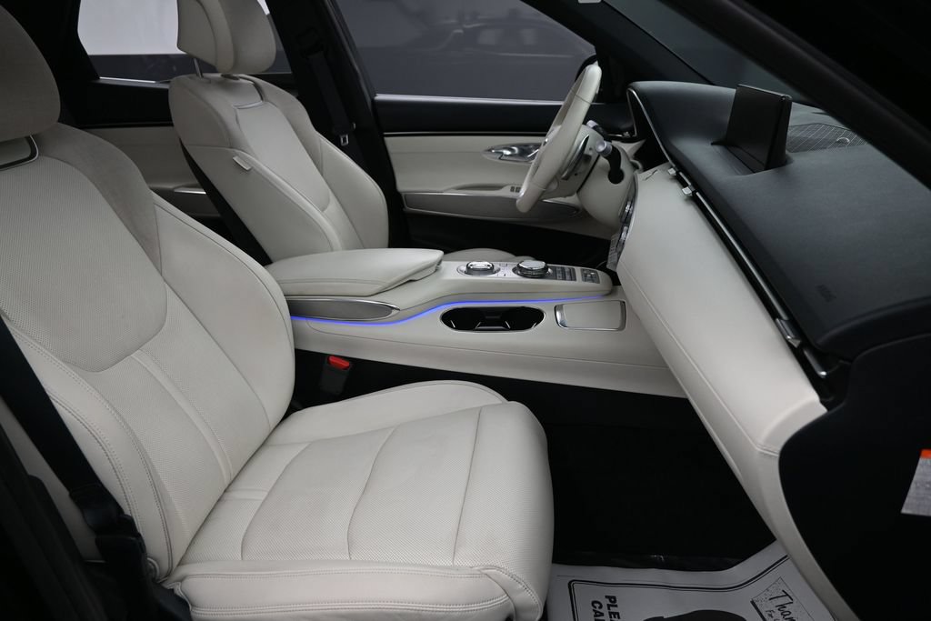 Used 2024 Genesis Electrified GV70 AWD/4WD image 34
