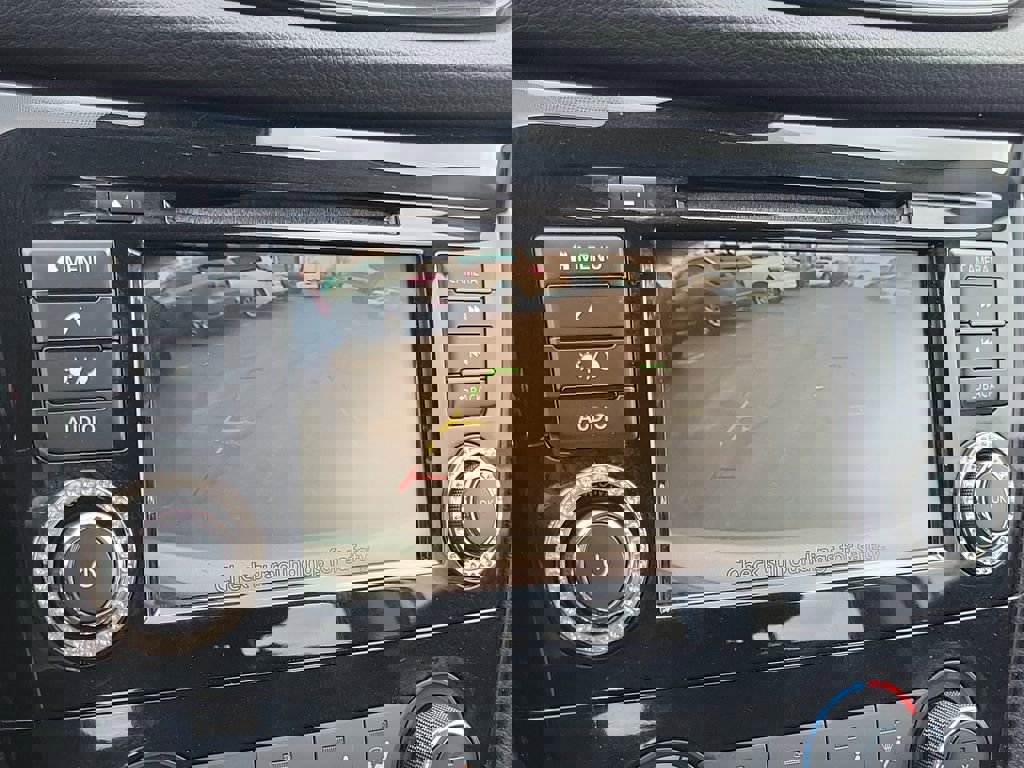 Used 2020 Nissan Rogue Sport S image 25