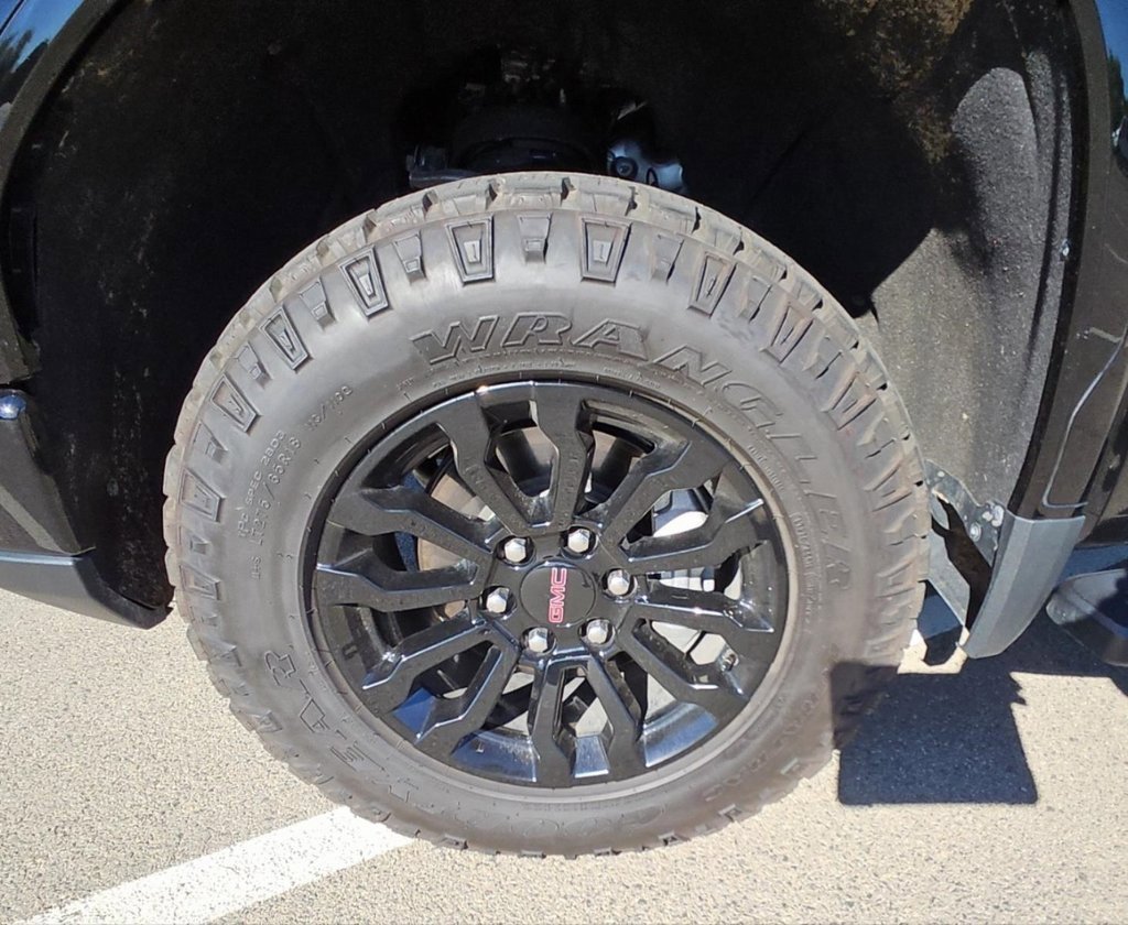 Used 2022 GMC Sierra 1500 AT4X image 3