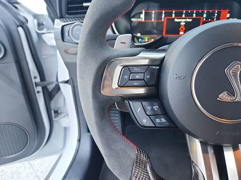 Used 2020 Ford Mustang Shelby GT500 w/ Technology Package image 28