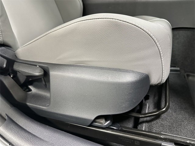 Used 2025 Toyota Camry SE image 28