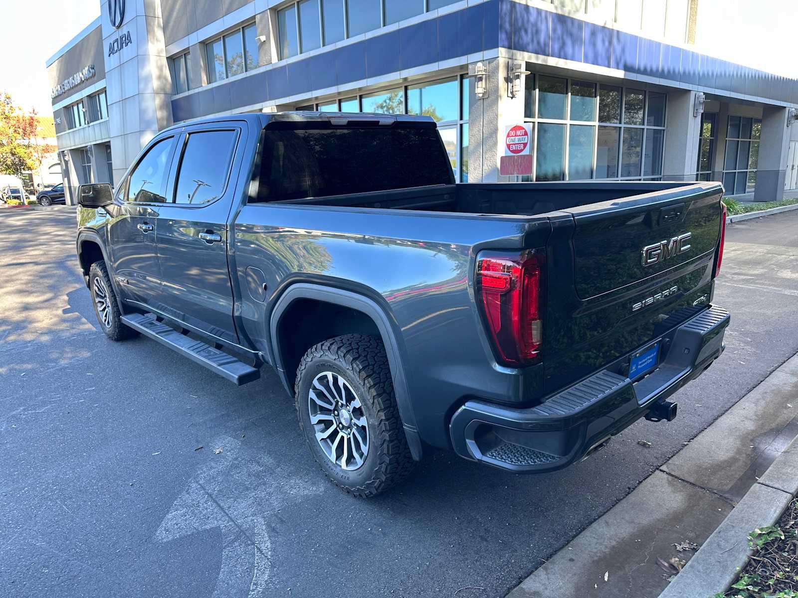 Used 2020 GMC Sierra 1500 AT4 AWD/4WD image 4