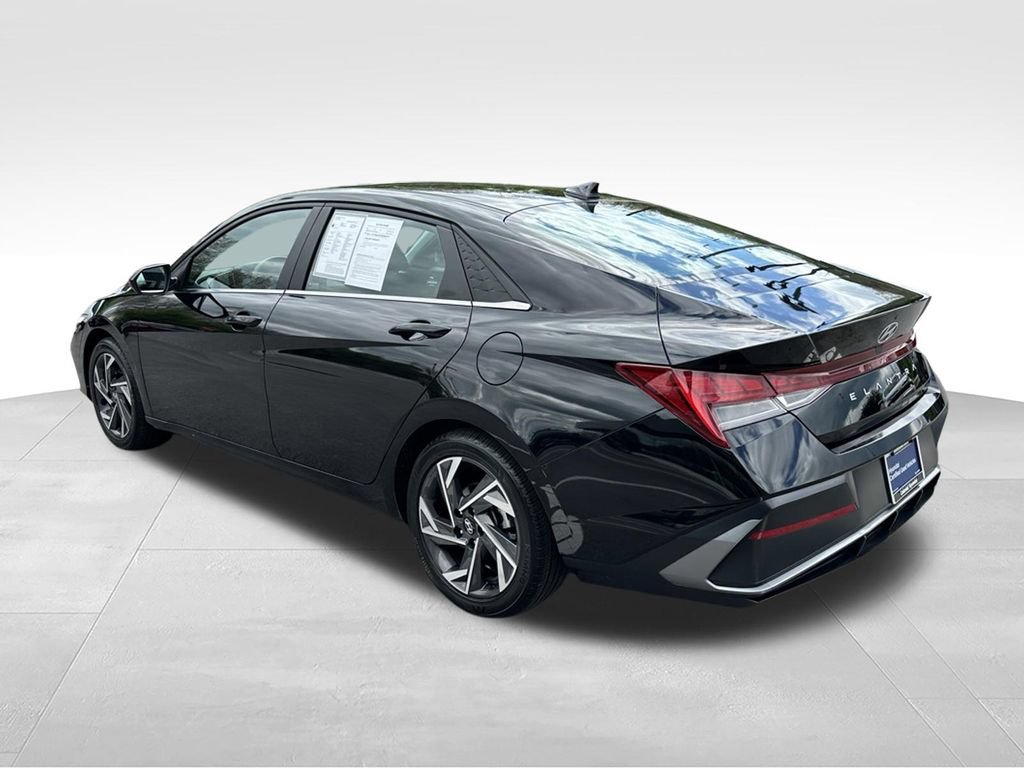 Certified 2024 Hyundai Elantra SEL w/ Convenience Package FWD image 5