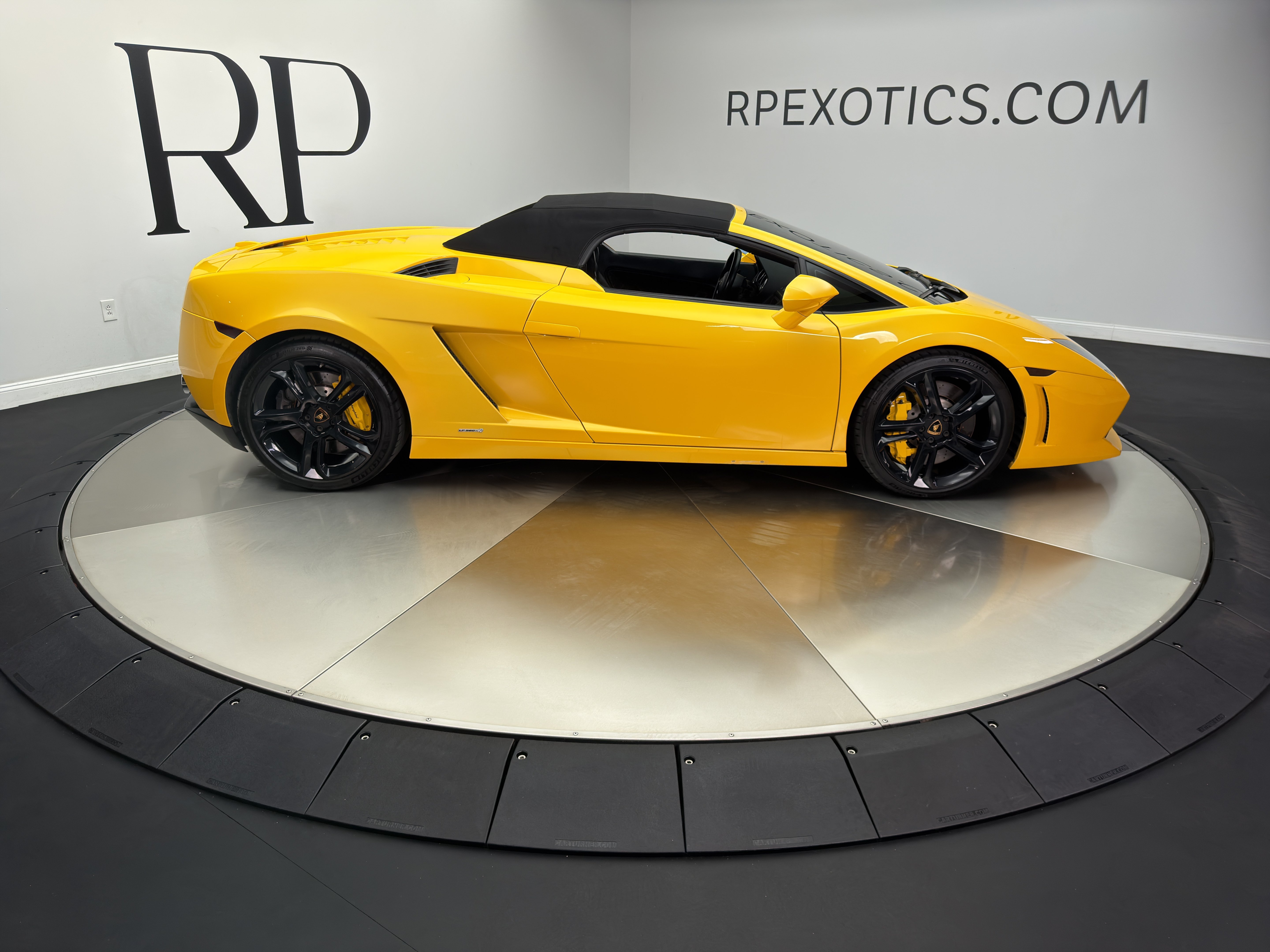 Used 2011 Lamborghini Gallardo LP 560-4 AWD/4WD image 15