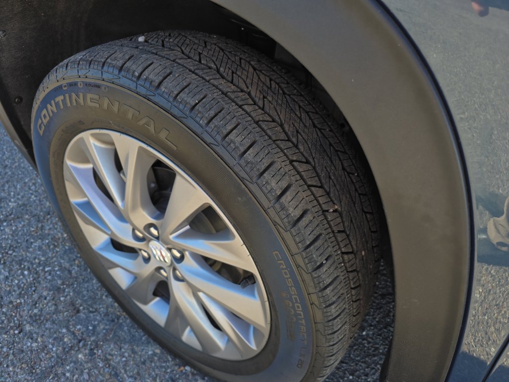Used 2025 Buick Enclave Preferred image 37