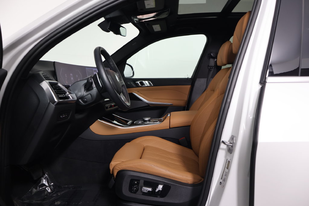 Certified 2026 BMW X5 sDrive40i w/ Climate Comfort Package RWD image 10