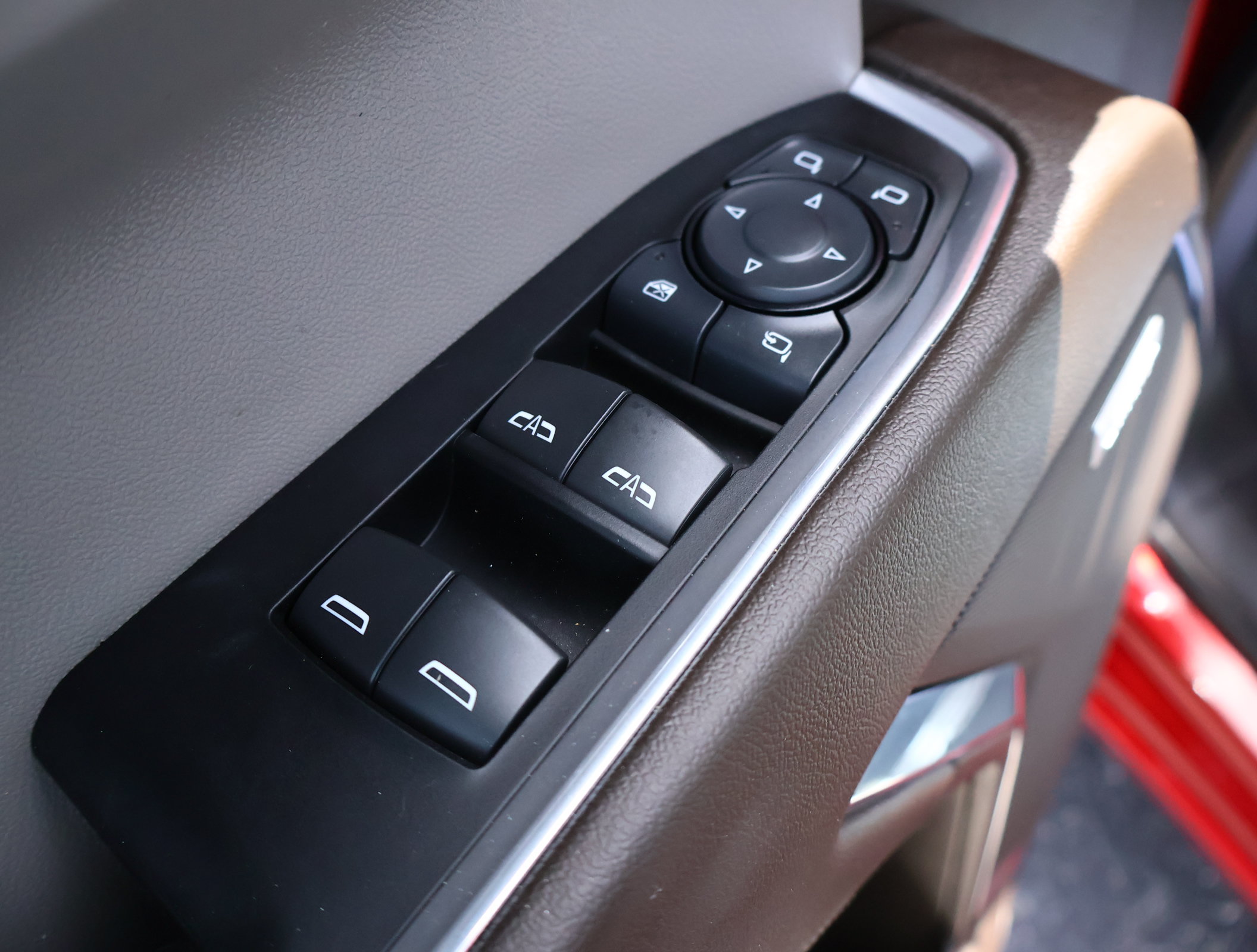 Used 2024 Chevrolet Silverado 1500 LTZ w/ LTZ Premium Package AWD/4WD image 8