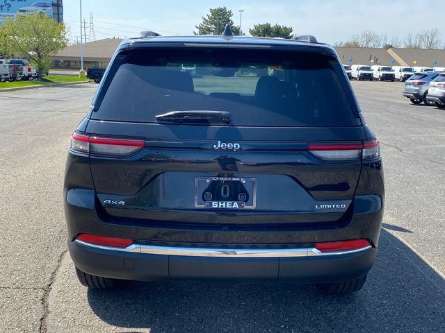 Used 2023 Jeep Grand Cherokee Limited AWD/4WD image 4