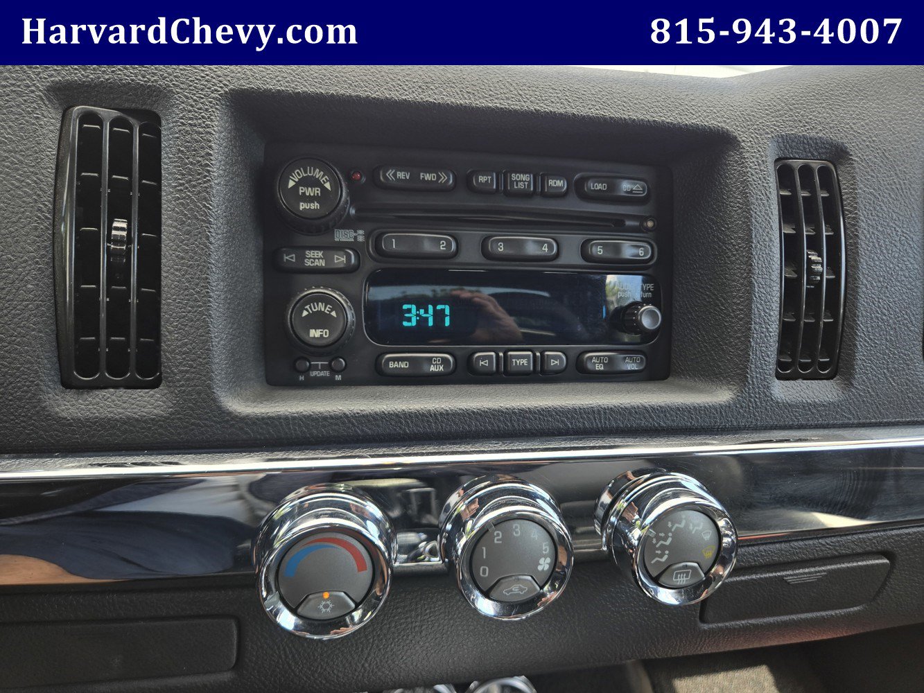 Used 2006 Chevrolet SSR w/ Preferred Equipment Group RWD image 9