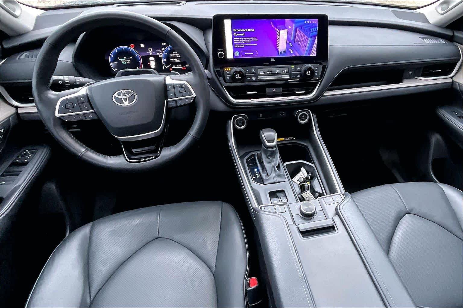 Used 2025 Toyota Grand Highlander AWD image 16
