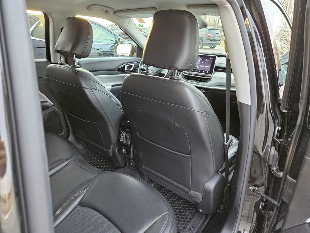 Used 2022 Jeep Compass Limited image 30