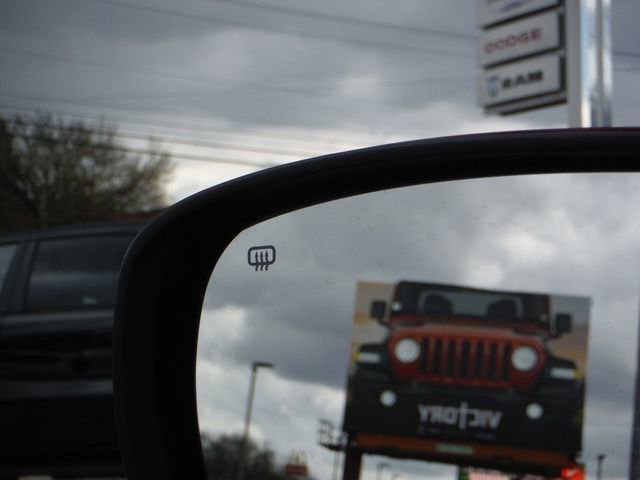 Certified 2018 Chrysler 300 Touring L image 34