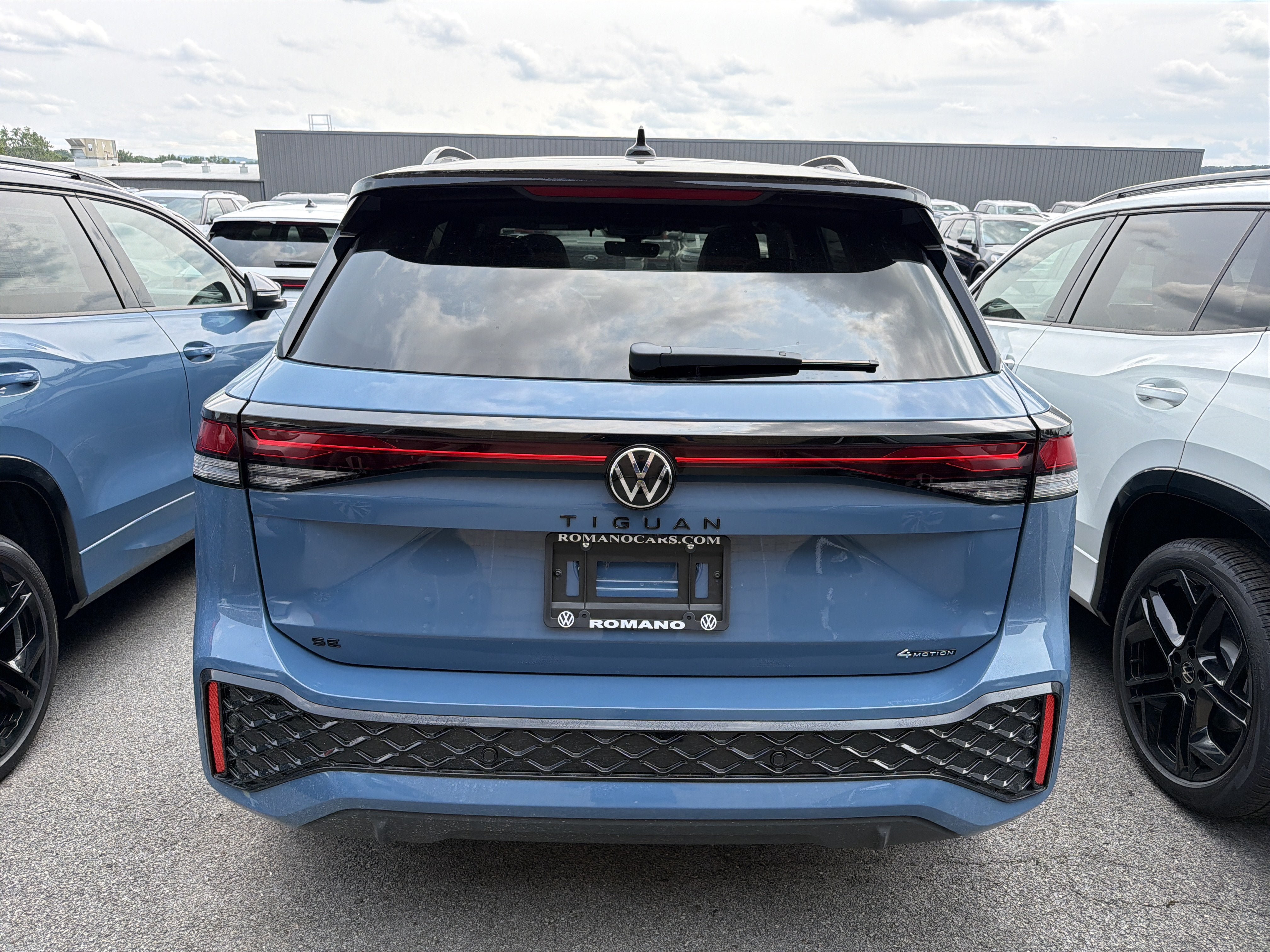 New 2026 Volkswagen Tiguan SE R-Line AWD/4WD image 6