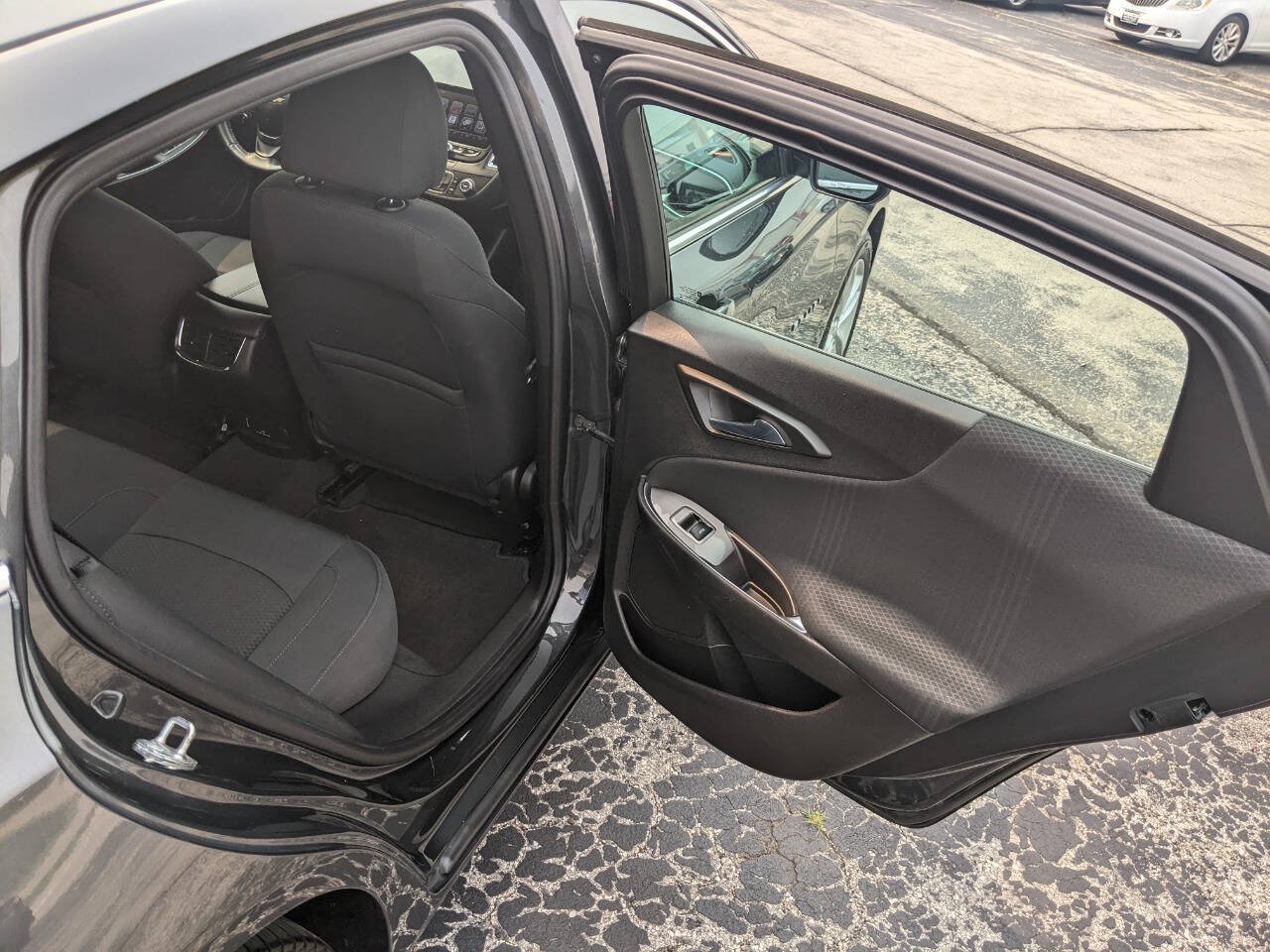 Used 2016 Chevrolet Malibu LT FWD image 15