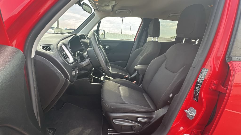 Used 2019 Jeep Renegade Sport w/ Sport Appearance Group FWD image 4