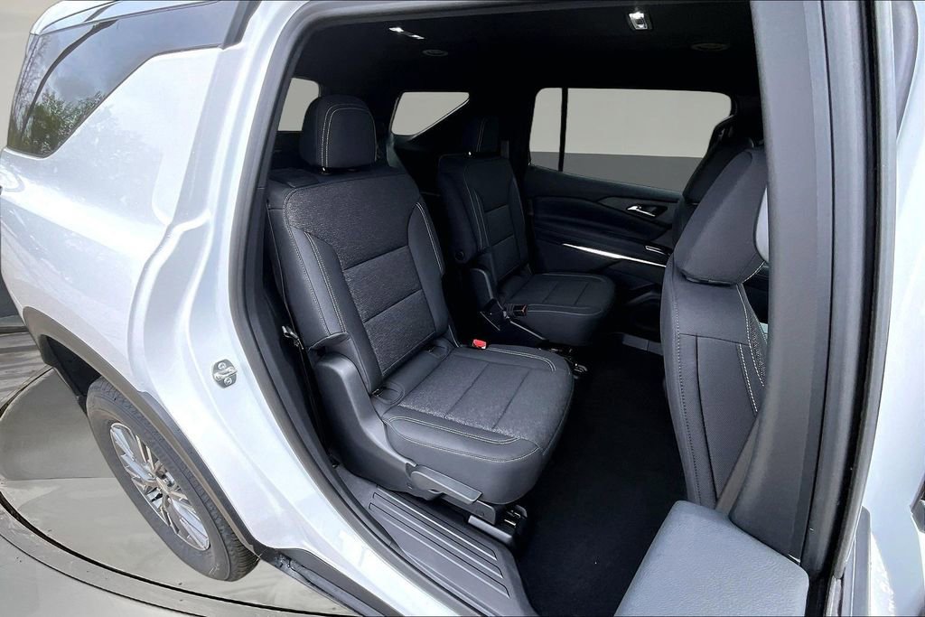 Used 2026 Chevrolet Traverse LT AWD/4WD image 24