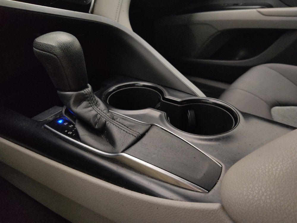 Used 2018 Toyota Camry LE w/ Convenience Package FWD image 26