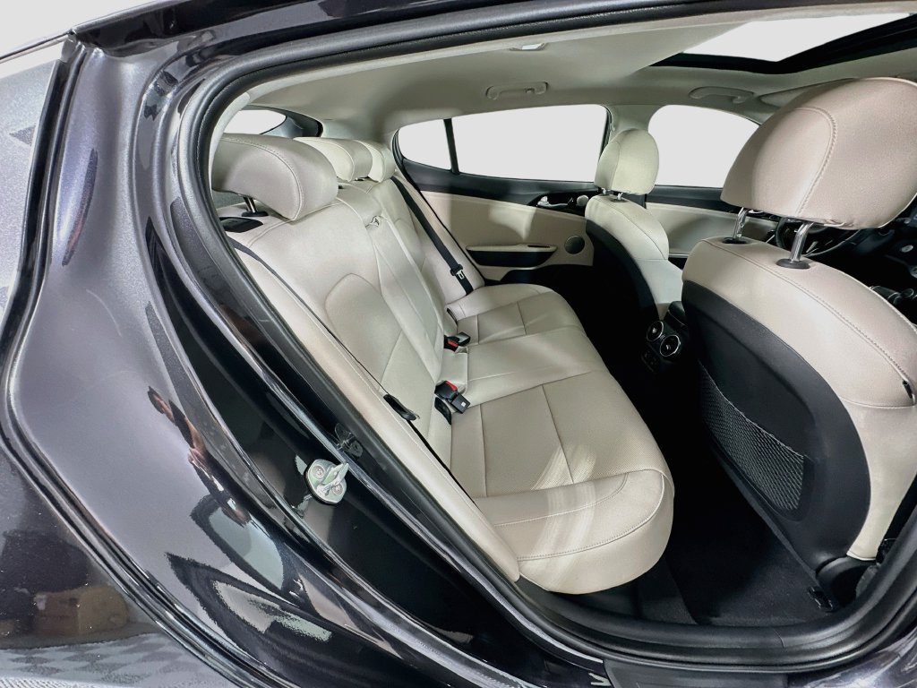 Used 2019 Kia Stinger Premium RWD image 29
