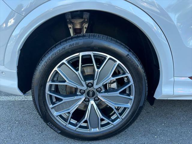 Certified 2025 Audi Q5 Premium w/ Premium Plus AWD/4WD image 17