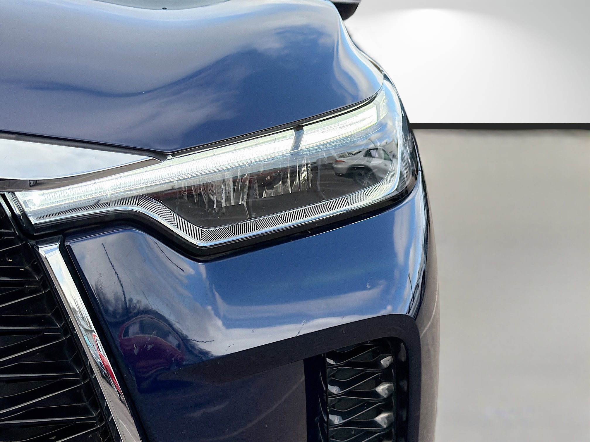 Used 2023 INFINITI QX60 Luxe w/ Performance Audio Package AWD/4WD image 9