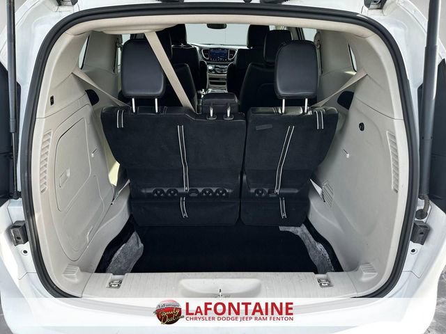 Used 2024 Chrysler Pacifica Limited FWD image 27